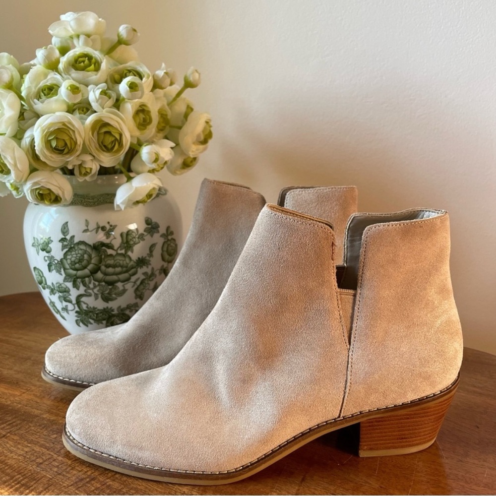 EEUC Cole Haan Abbot Bootie - Sz 7.5 - Tan Suede Boots
